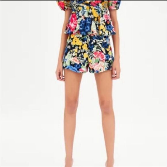 Beautiful floral high waist button fly shorts with ruffled edge detail size S! - Picture 2 of 12
